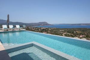 Sea View Villa w Heated Infinity Pool, Jacuzzi, Cinema