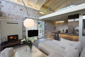 White Stone Villa by Dodona Villas