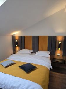 Hotel Yarus Moon