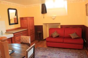 Hotels Chateau De Picomtal : Appartement en Duplex