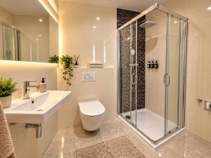 Modern 2-Bedroom-Style Apartment for 4 in Prague