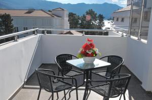 Special Offer - Double Room with Balcony and New Year Package room in Hotel Oaza