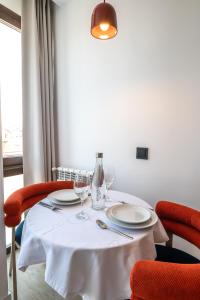 A33 Signature Residences - Canalejas Sol - by MONARO