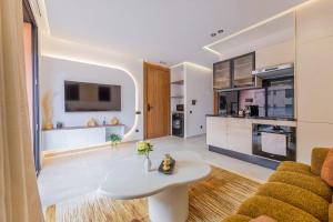 Luxury,terrace,central,pool
