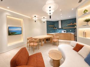Paramount Nha Trang Luxury ManMan
