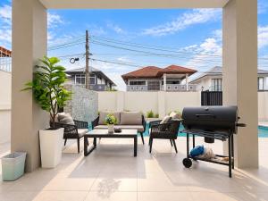 Jomtien 5BR Pool Villa Billiards Mahjong