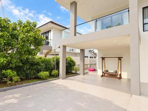 Jomtien 5BR Pool Villa Billiards Mahjong
