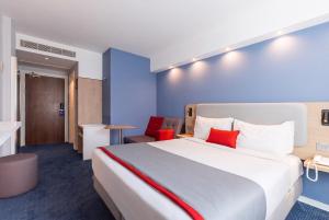Holiday Inn Express Lisbon Alfragide by IHG