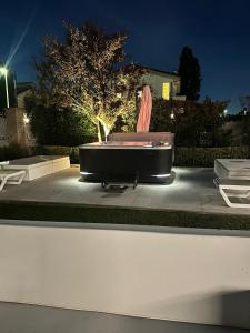 Villa Karina - Luxury Suite, Jacuzzi Pool & Garden Ostia Rome