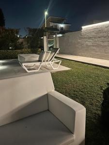 Villa Karina - Luxury Suite, Jacuzzi Pool & Garden Ostia Rome