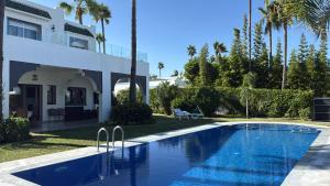 Luxury Villa & Pool few steps to Marina Smir