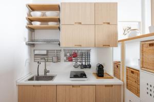 Studio apartment in the center, within walking distance of the sea