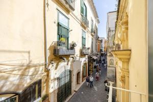 Studio apartment in the center, within walking distance of the sea