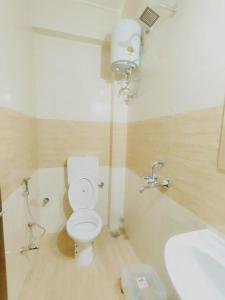 CHANDRAAM Hotel I 966o9o1oo6 just 450mtr From shreenathji temple By SK