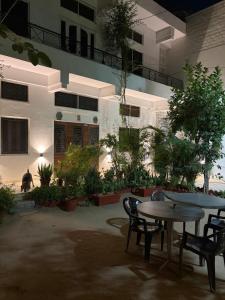 B-16 Stays Boutique Stay with Kitchen Central Jodhpur