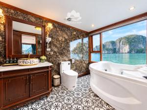 Verdure Lotus Grandeur Cruise on Ha Long Bay