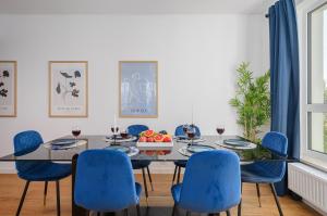 Lumina I 2BR Apt with Parking & Balcony & AC