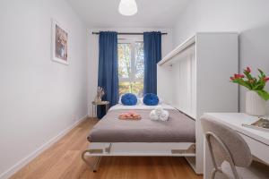 Lumina I 2BR Apt with Parking & Balcony & AC