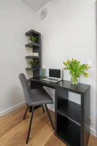 Lumina I 2BR Apt with Parking & Balcony & AC