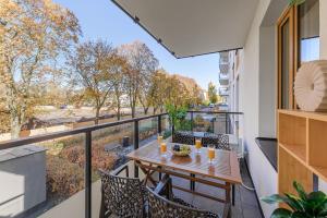 Lumina I 2BR Apt with Parking & Balcony & AC
