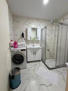 LA MARINO APARTMENt 23