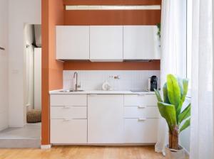 Cantoni 4B - Studio at Colosseum