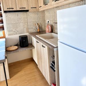 Klima Beach House Walk to Sea Easy Stay