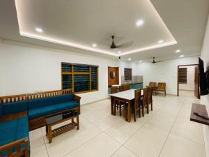 Astora Grand Suites