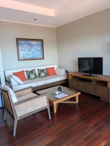 Panoramic sea view, 1 bed flat