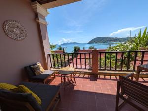 Panoramic sea view, 1 bed flat