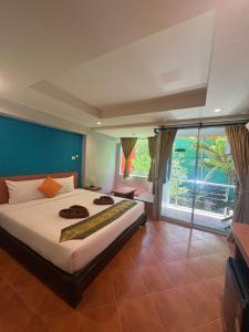 PorterHouse Beach Hotel