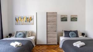 Gold-Leaf Art & Parquet Haven by Great Market Hall