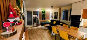 Family space with free parking & Air condition
