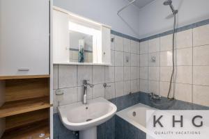 Four Flats, with Sea view, One Loft one Apartment and Two studios with sea view!
