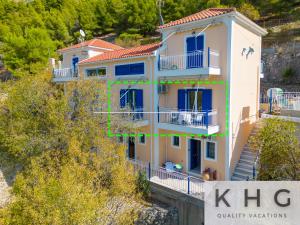 Four Flats, with Sea view, One Loft one Apartment and Two studios with sea view!