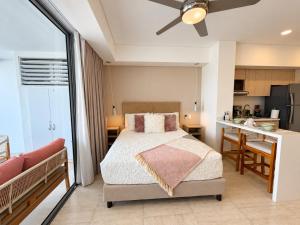 Suite con Balcón Piscina y Jacuzzi 3 min del Aeropuerto CB-1337