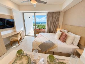 Suite con Balcón Piscina y Jacuzzi 3 min del Aeropuerto CB-1337