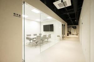 JH Blossom Capsule and Cabin Hotel #2
