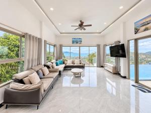 Ocean View Villa - Luxury 4 Bedroom Pool Villa with Cinema Room, Spa Room and Sauna