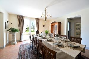 Private Tuscan Villa 17 Minutes from Florence City Centre ,Private Pool, 6 Suites & 7 Bathrooms
