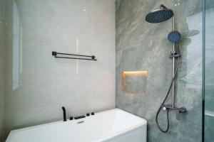 AChin Airport Pool Villa 4
