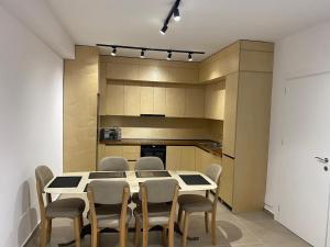 DEA Lux Suite Elegant Stay by the Sea& City Center