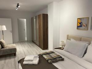 DEA Lux Suite Elegant Stay by the Sea& City Center