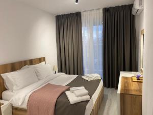 DEA Lux Suite Elegant Stay by the Sea& City Center
