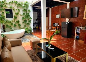 Mi Amor Vacation Home 2- A Private Big House with 2 separate Bedrooms, Central Location, Fully Furnished, Only 5 Minutes To The Beach