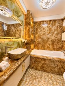 Urban Castle, Group Retreat, D1-Airport, 3BR 3Bathtub 4WC, H6