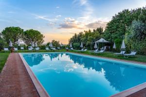 VILLA BORGO SAN PIETRO 44, Emma Villas