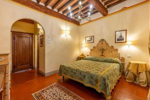 VILLA BORGO SAN PIETRO 44, Emma Villas