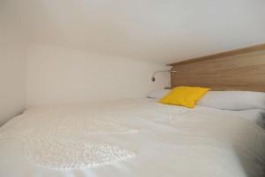 Bright Studio with Mezzanine in Warsaw by Heyrent