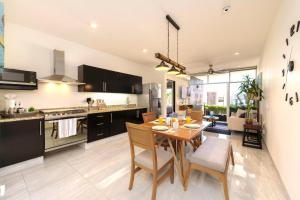 Marina View 2BR Apartment Infinity Pool & Terrace!